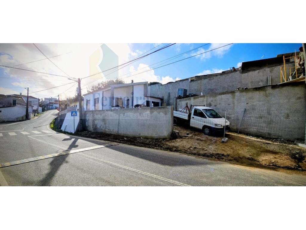 Moradia Térrea T2+1 com Sótão e Vista para o Campo - Freiria - Grande imagem: 4/13