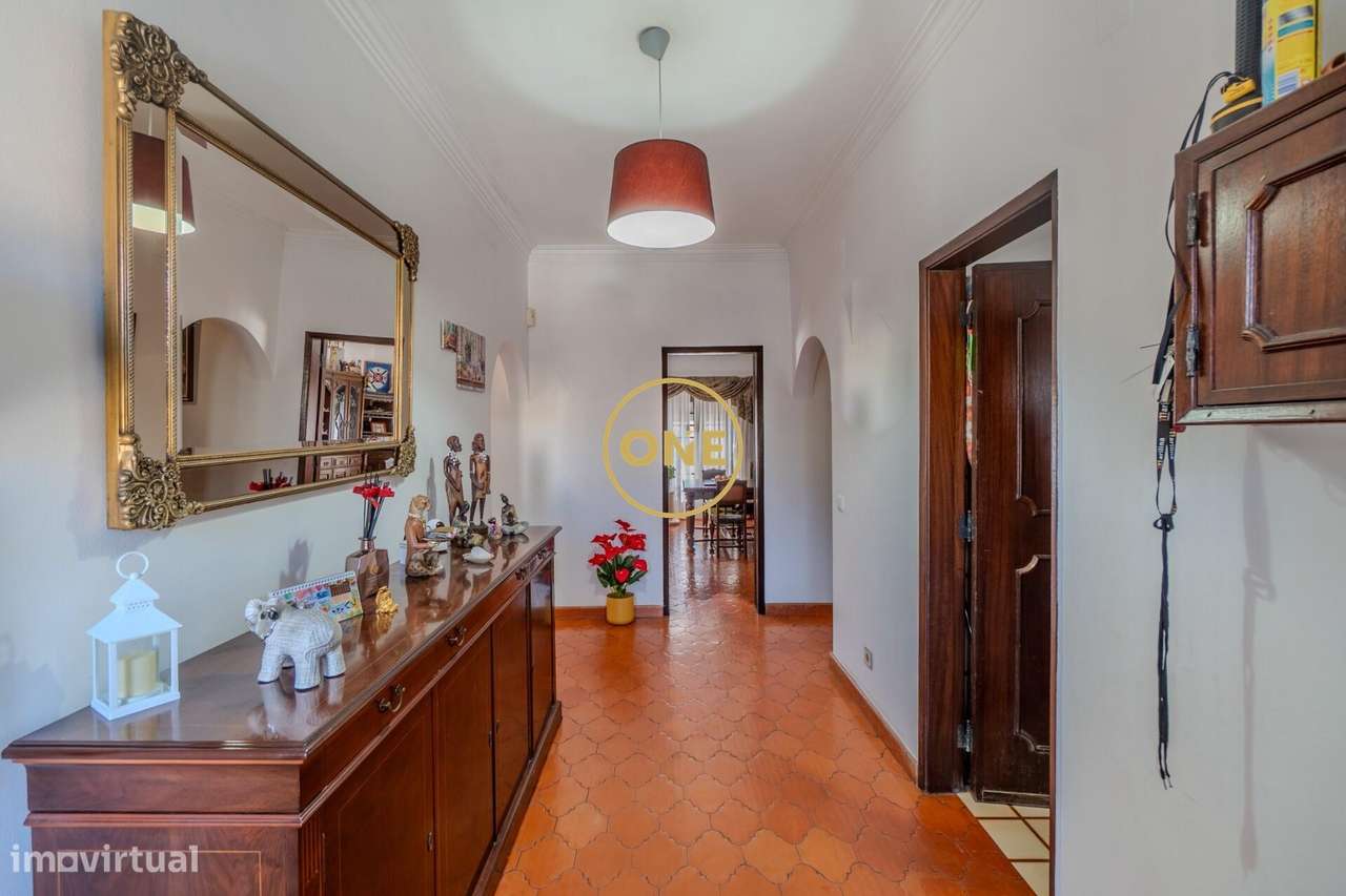 Prédio em propriedade total com 5 divisões independentes - Povoa da Ga-11