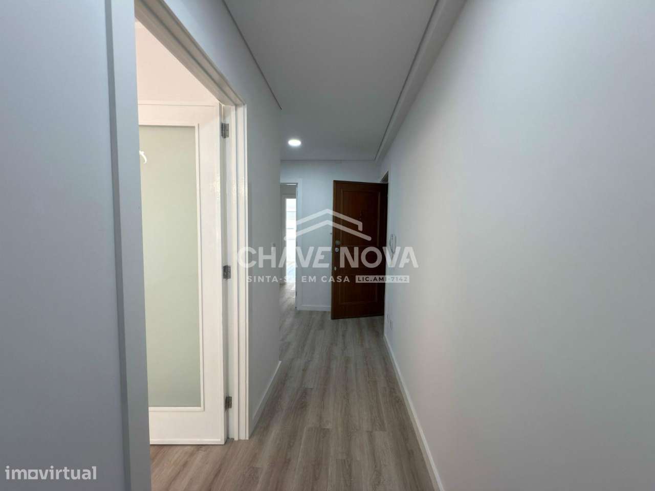 Apartamento T2+1 Renovado c/ Garagem Box em Valadares-7