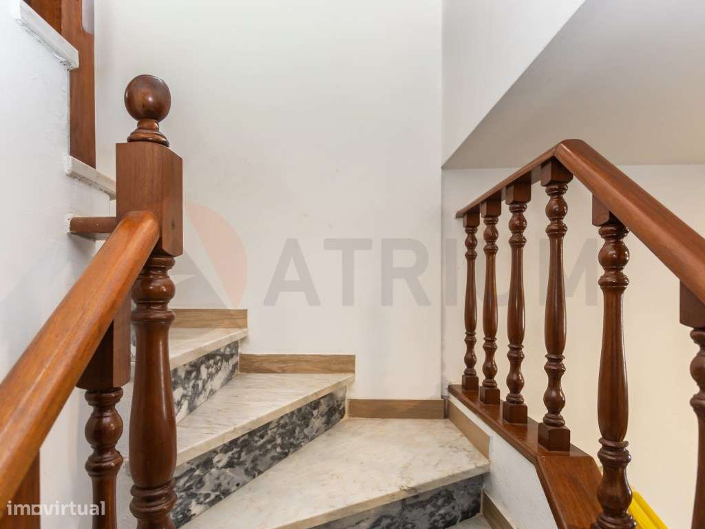 Moradia T3 com garagem, no Faralhão-20