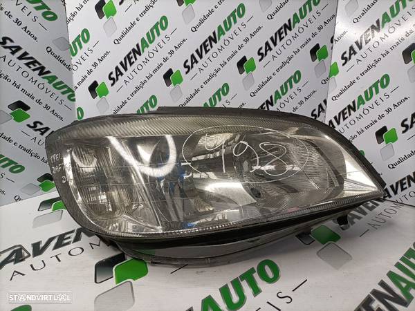 Farol Dto Opel Zafira A Veículo Multiuso (T98) - 1