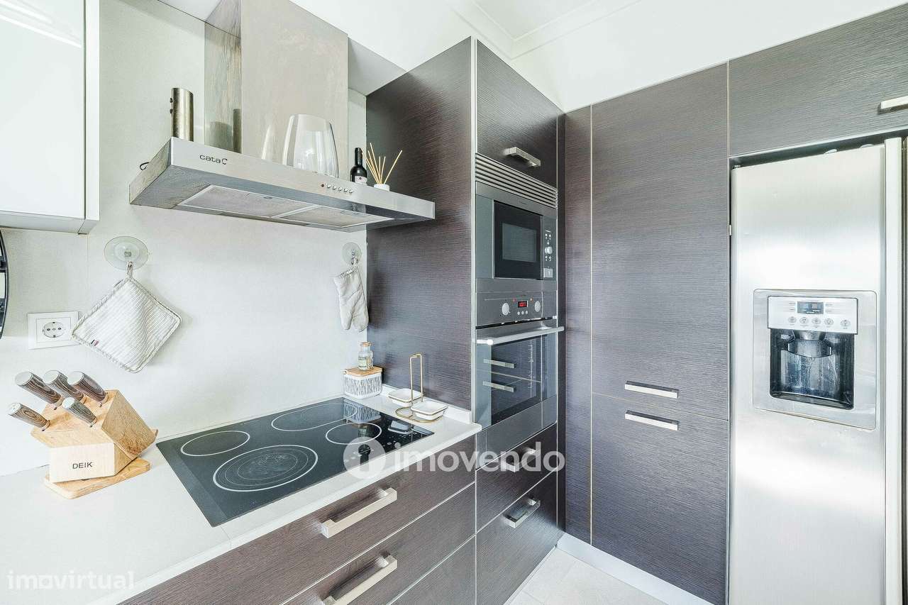 Apartamento T4 Duplex, com estacionamento e arrecadação, no Barreiro-11