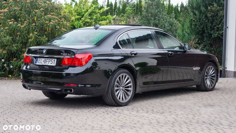 BMW Seria 7 740Li - 35