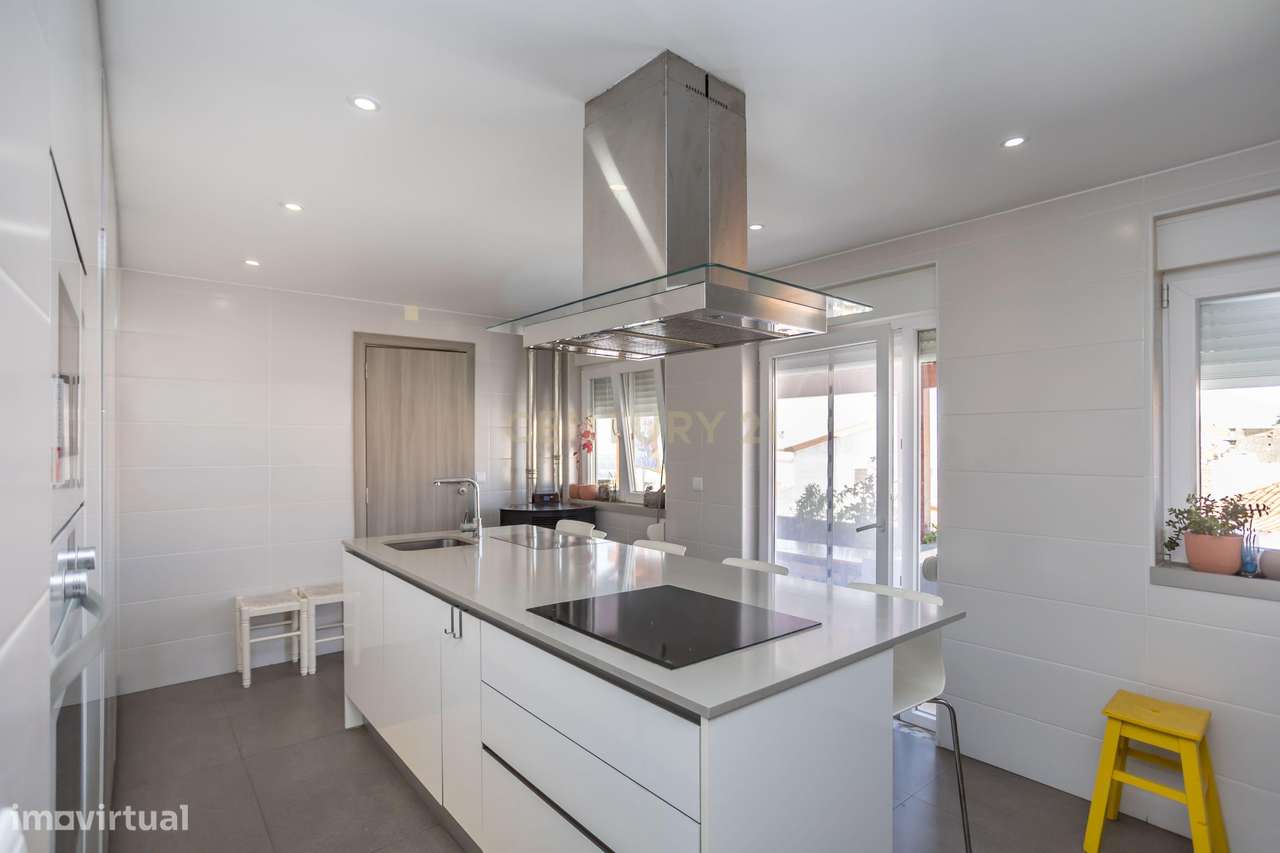 Apartamento 4 Ass. no Centro Histórico de Palmela com Vista Deslumbran - Grande imagem: 5/57