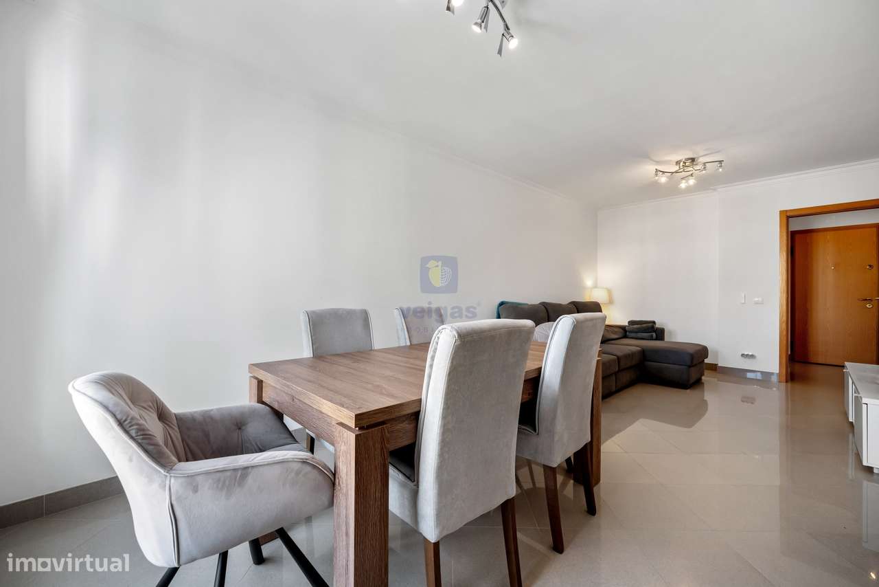 Apartamento T3 Renovado com Vista Rio-6