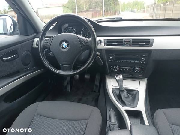 BMW Seria 3 - 23