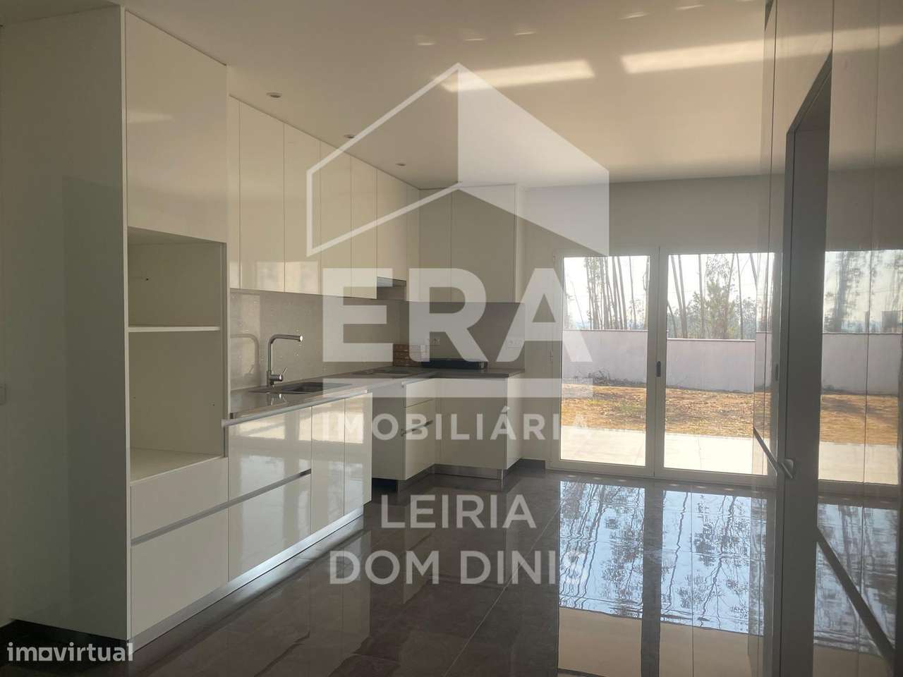 Moradia T3 Nova em Leiria-5