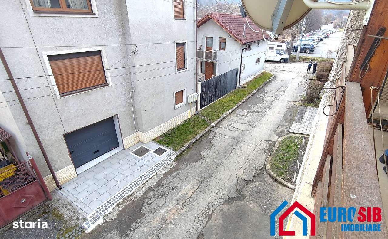 Casa 6 camere in Cisnadie cu garaj si teren 250 mp-8
