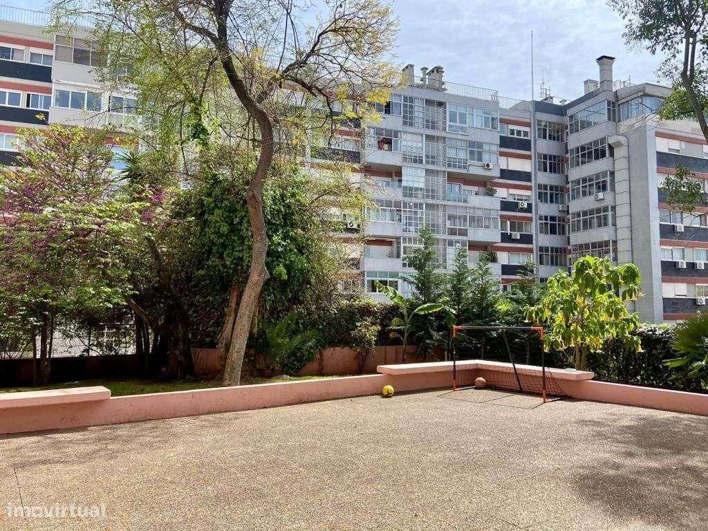 Apartamento T2 Com Piscina Lapa Lisboa