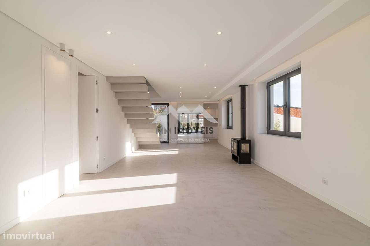 Moradia T3+1 | NOVA | Piscina | Francelos | 4 Frentes | Box | Praia-49