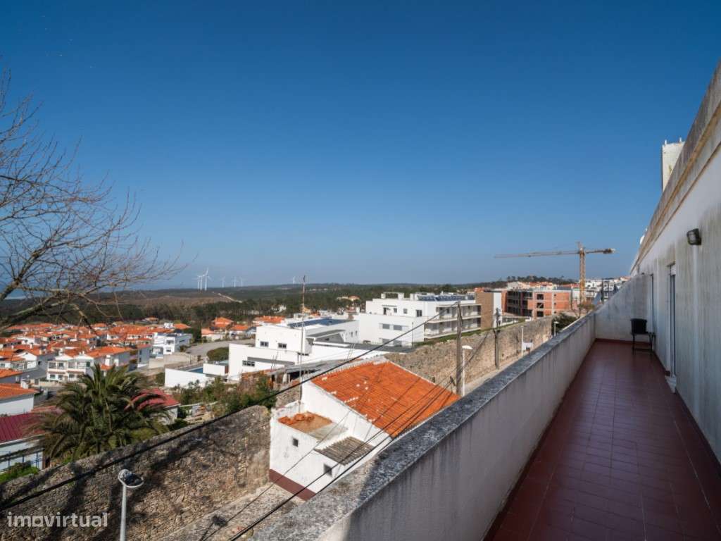 Apartamento T3 com varanda e vista deslumbrante para a Praia do Nor...-36