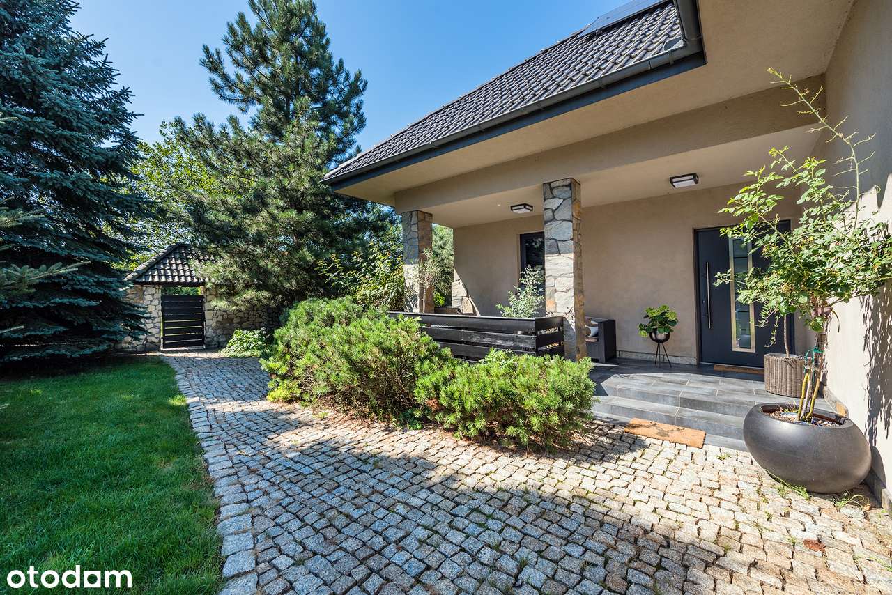 Piękny dom na 55 arach z prywatnym lasem-17