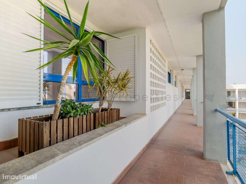 Apartamento T2 Totalmente Remodelado com Elevador - Barreiro-11