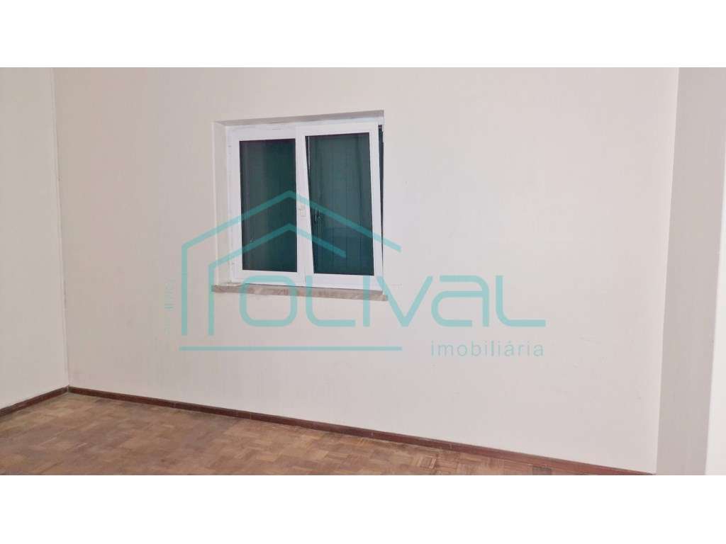 Moradia T2 + 2 com anexos Porto Alto-8