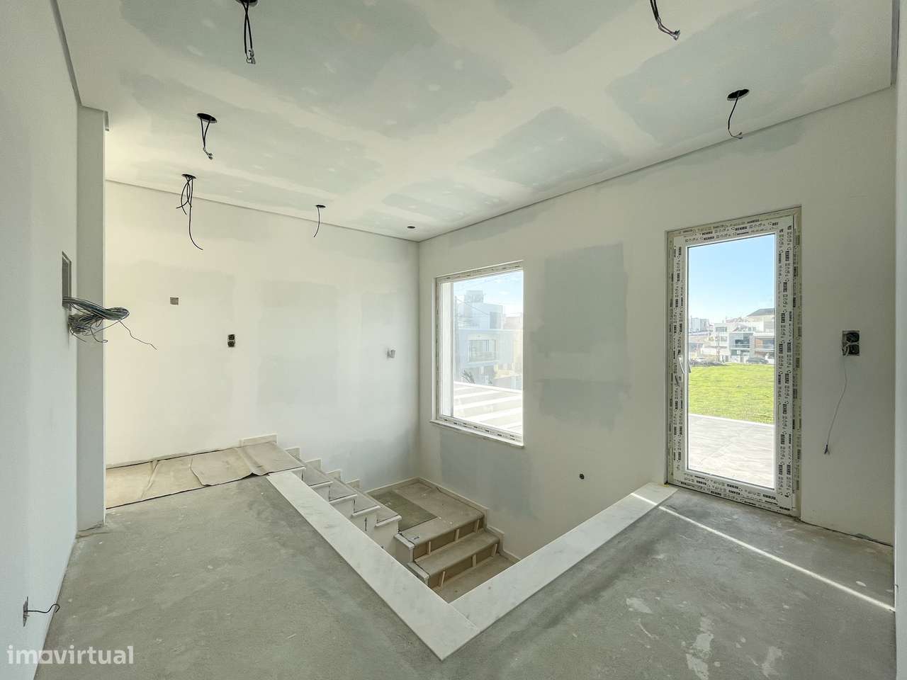 Moradia T4 com Piscina - Santa Iria de Azoia (Bairro da Salvação)-13