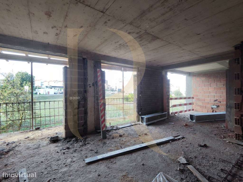 Apartamento T3 novo com elevador, parqueamento e terraço nas Paivas... - Grande imagem: 5/14