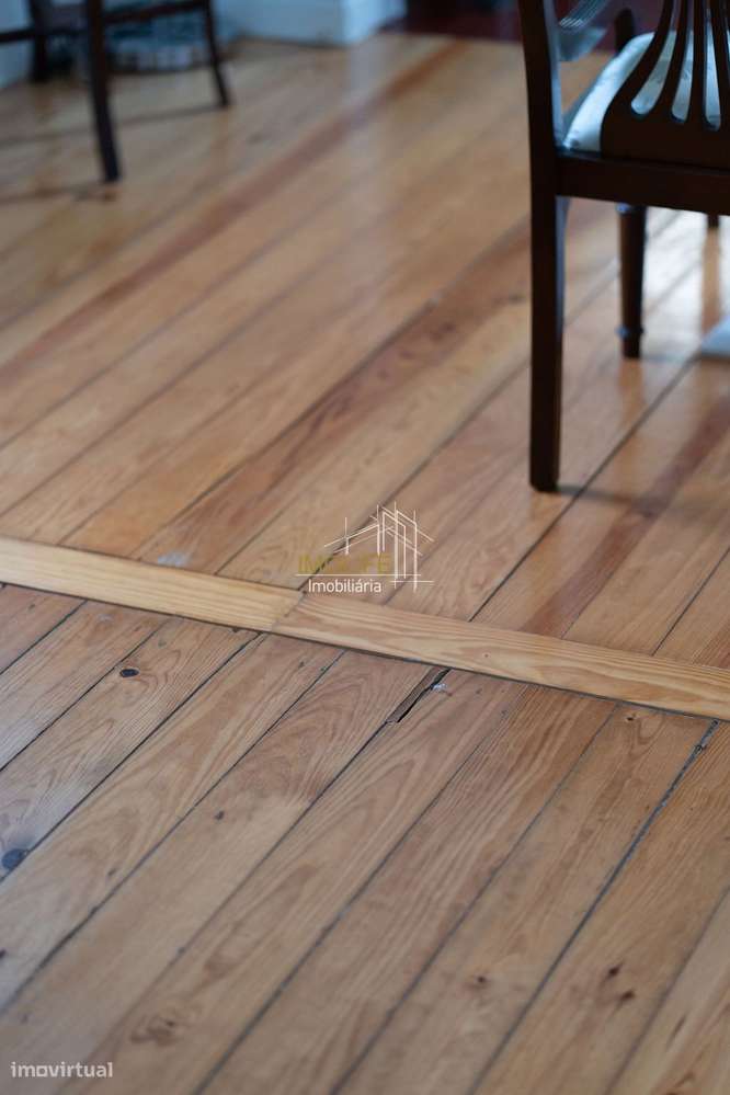 Excelente Moradia com dois pisos no centro do Vimieiro-53