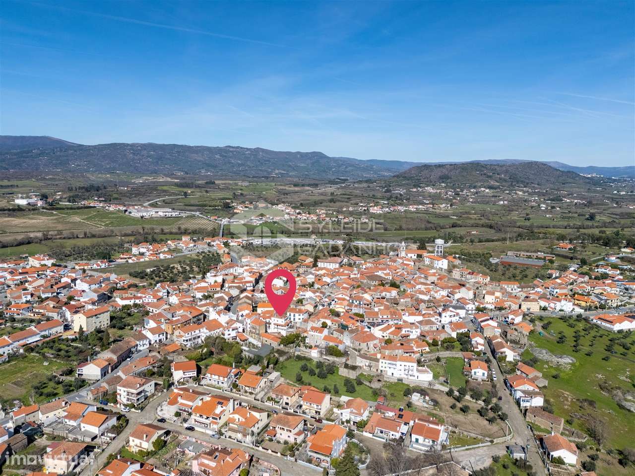 Prédio para venda centro de Caria com comércio no rés-do-chão e ampla-17