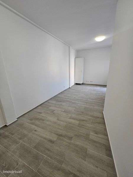 Arrenda- se T0 com tudo incluído- Abrunheira-Sintra - Grande imagem: 4/5