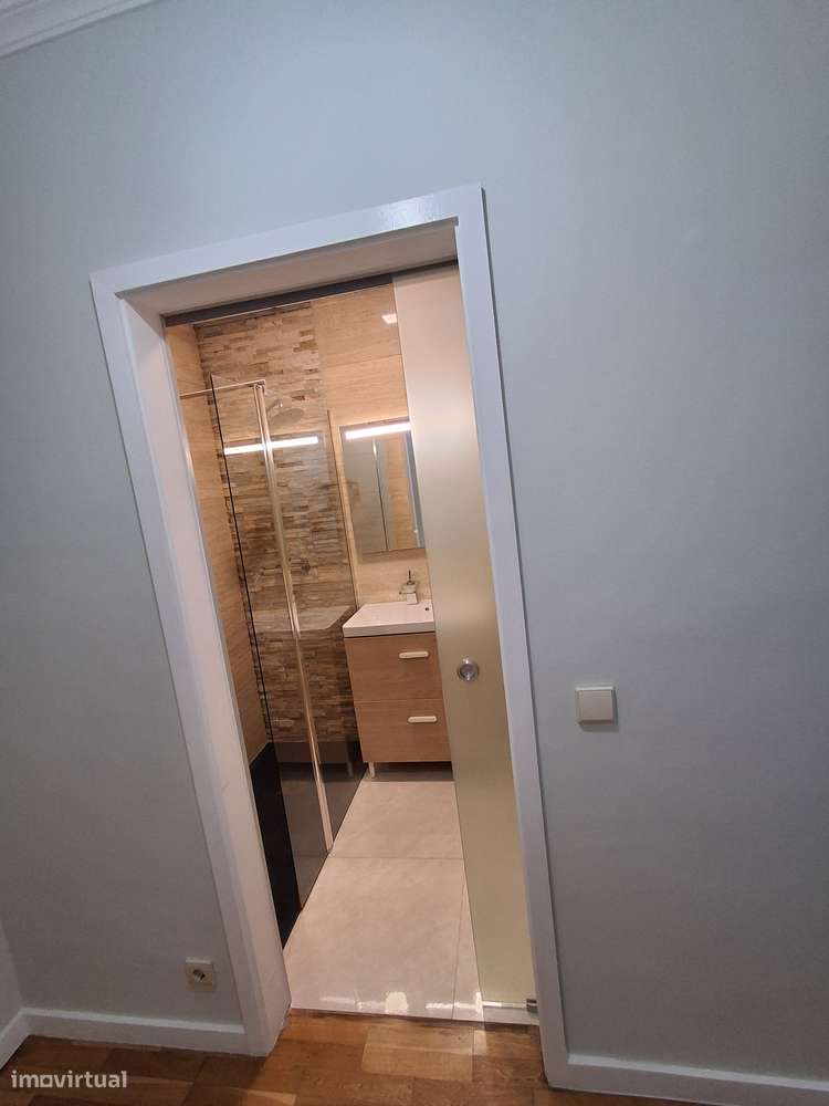 Apartamento T1 +1 com 77m² Matosinhos-24