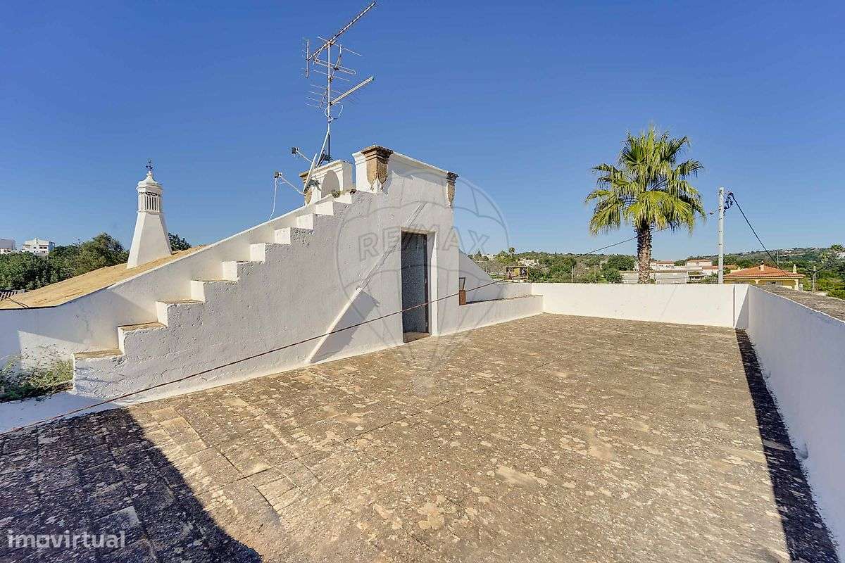 Moradia T15 para venda-24