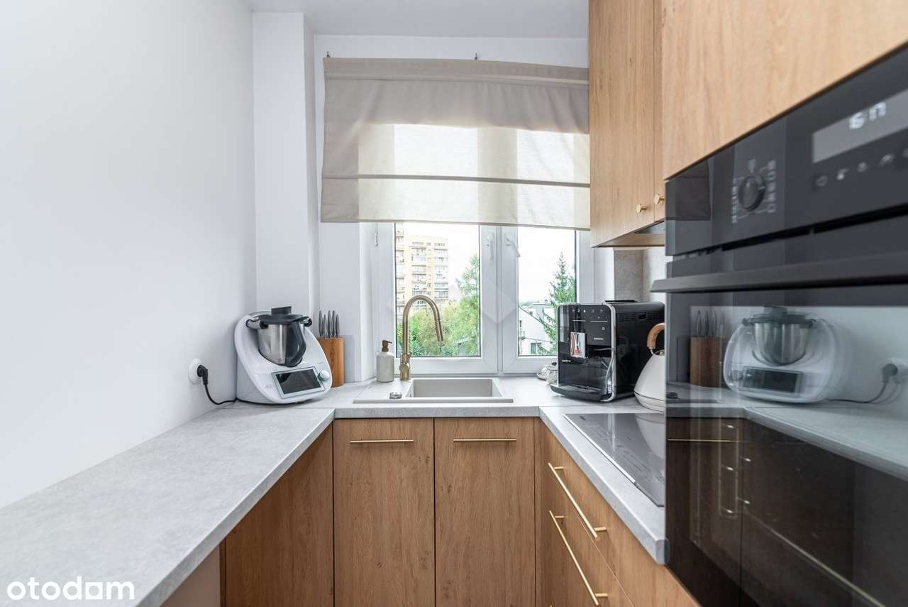 4-pokojowe przestronne mieszkanie z dużym salonem oraz osobną kuchnią-12