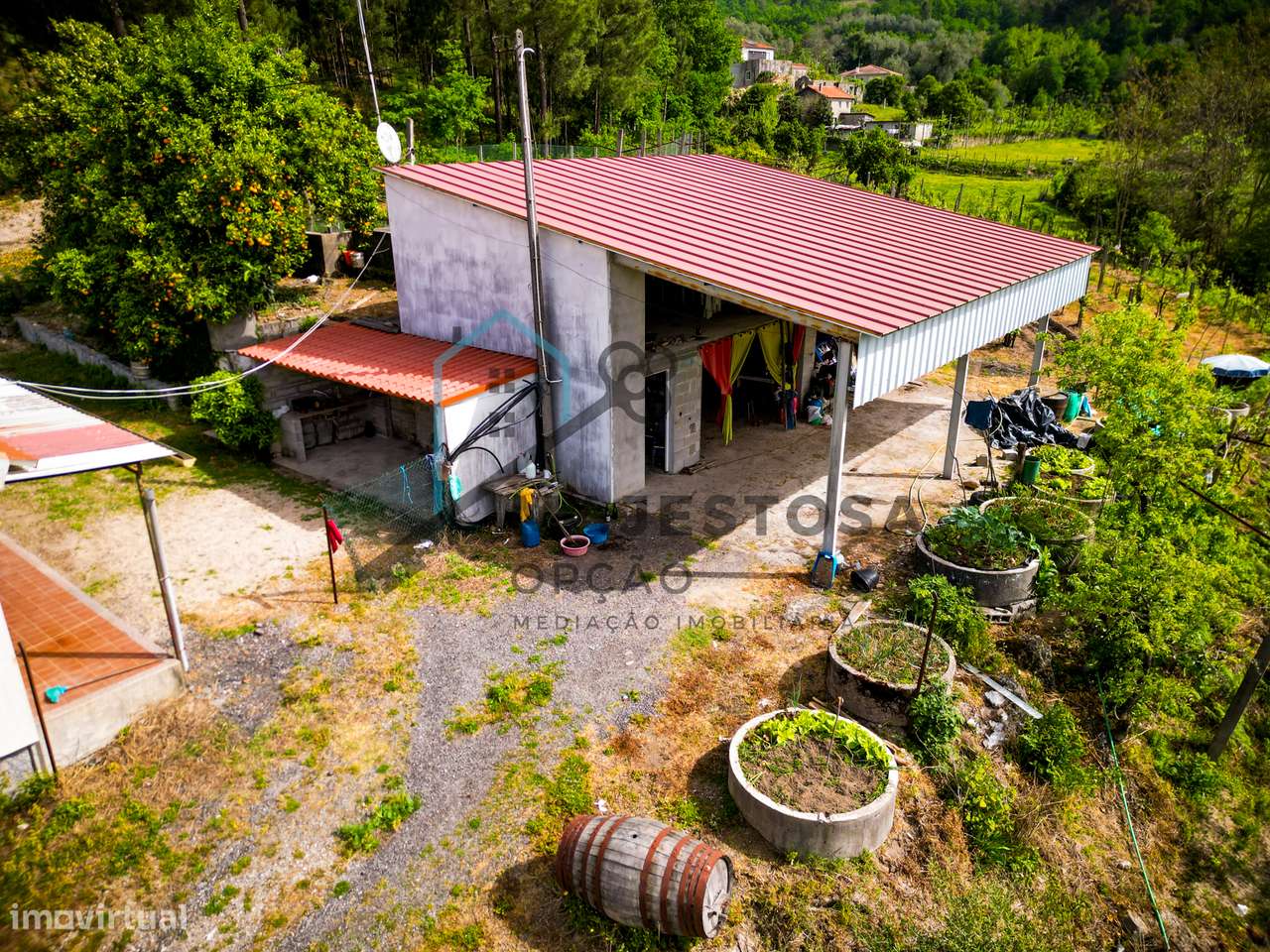 Moradia Isolada com Terreno de 4.329 m² — Arosa e Castelões, Guimarães-14