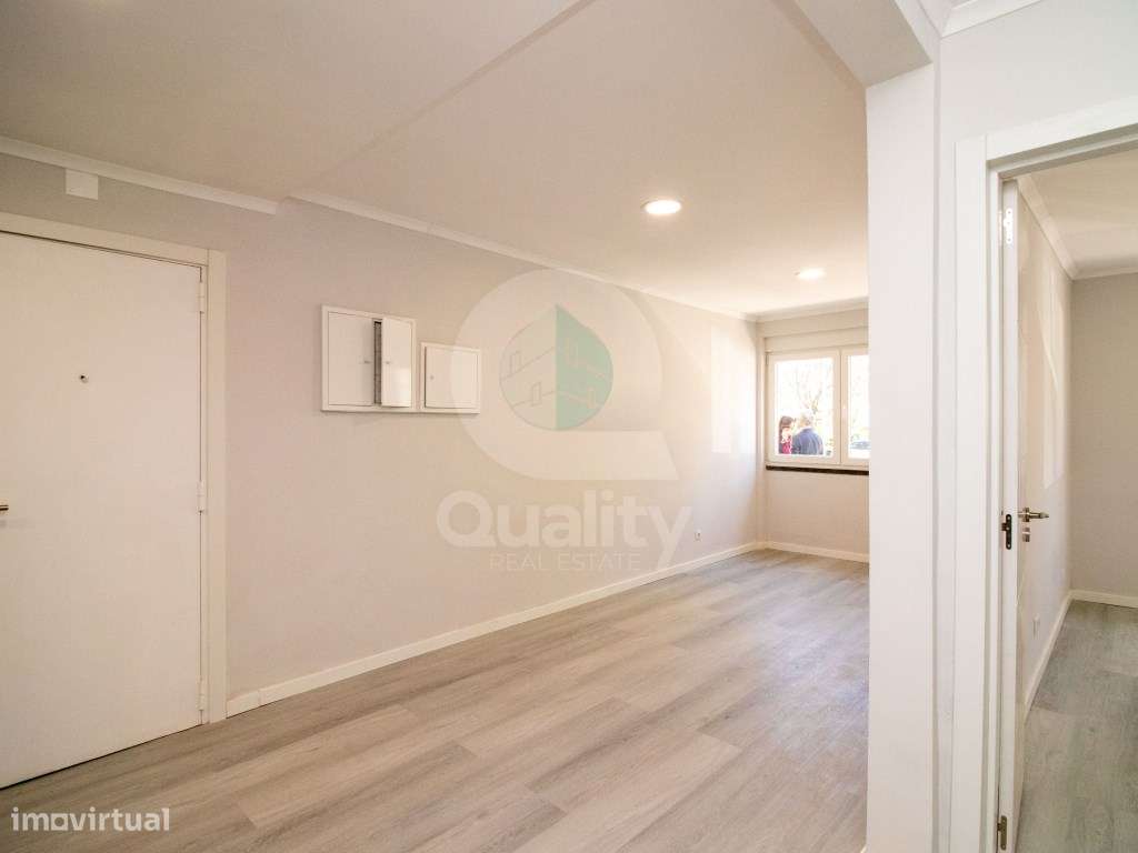 Apartamento T2 totalmente remodelado, localizado numa das zonas mai...-20