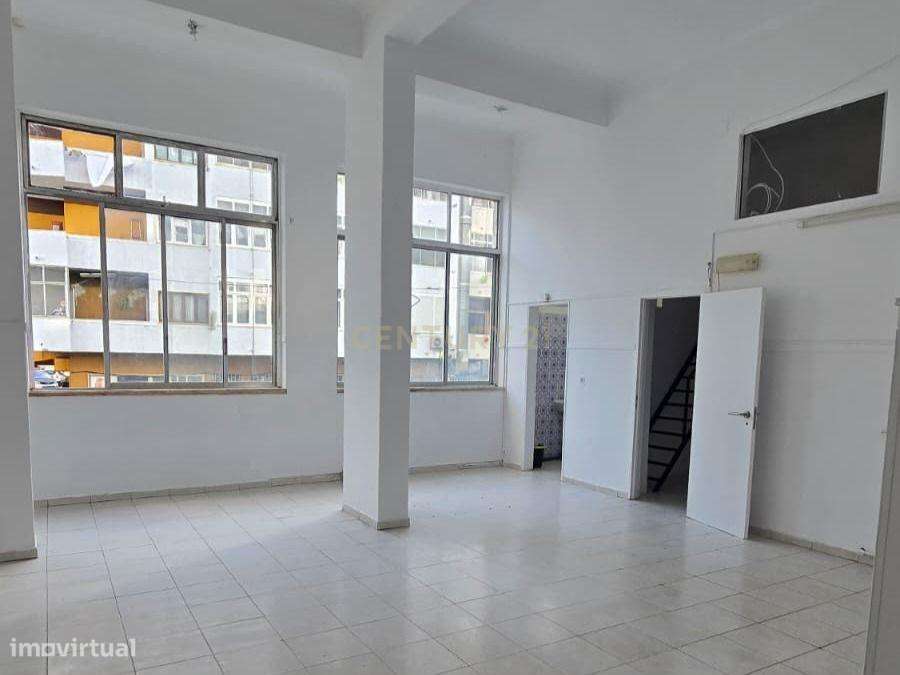 Loja em Laranjeiro, Almada - Oportunidade Única! - Grande imagem: 3/5