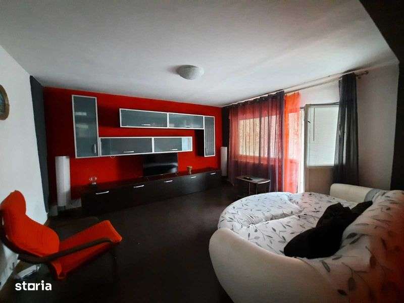 Apartament 3 camere de vânzare - Imagine principală: 5/8
