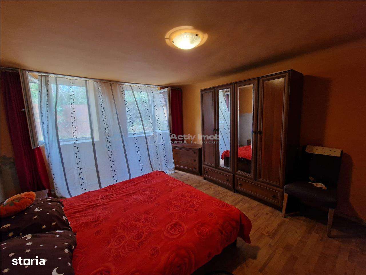 Resita Casa 10 Camere Zona Muncitoresc - Imagine principală: 2/19