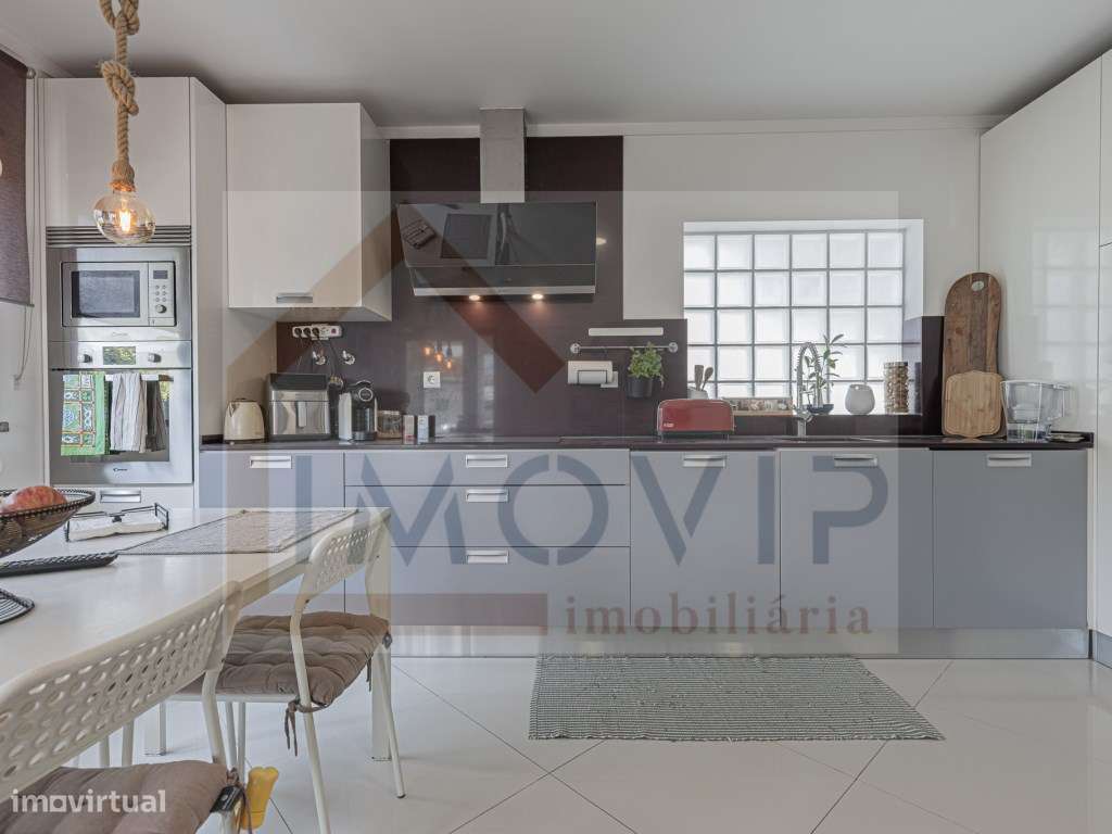 Vende-se moradia T4- Santo António da Charneca-com terraço - Grande imagem: 4/21