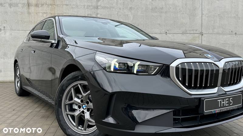 BMW Seria 5 520d xDrive mHEV - 11