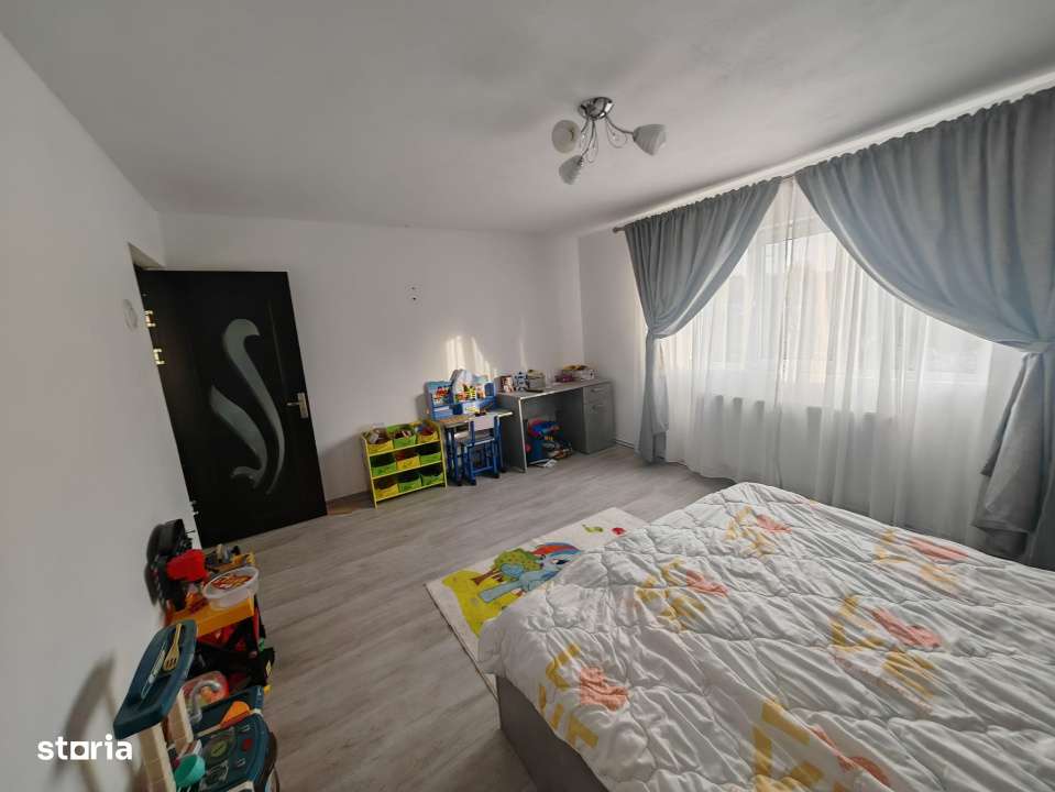 Constructie S+P+1E+M si teren 2000 mp, I.L. Caragiale, Dambovita - Imagine principală: 3/19