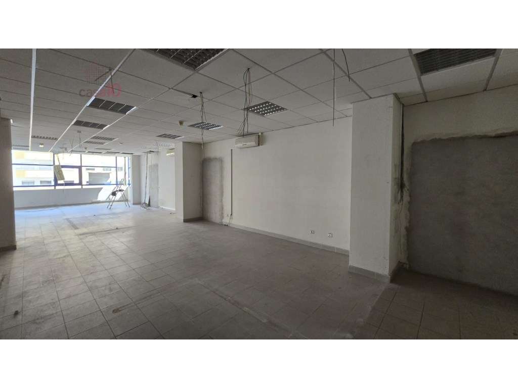 Escritório de 160m² para venda na Penha de França, Lisboa - Grande imagem: 4/12