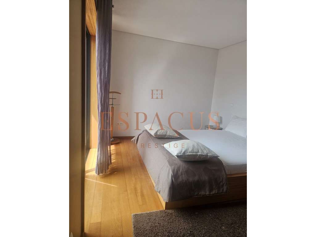 Moradia V4 com Vista Mar - Um Refúgio de Conforto e Elegância-46