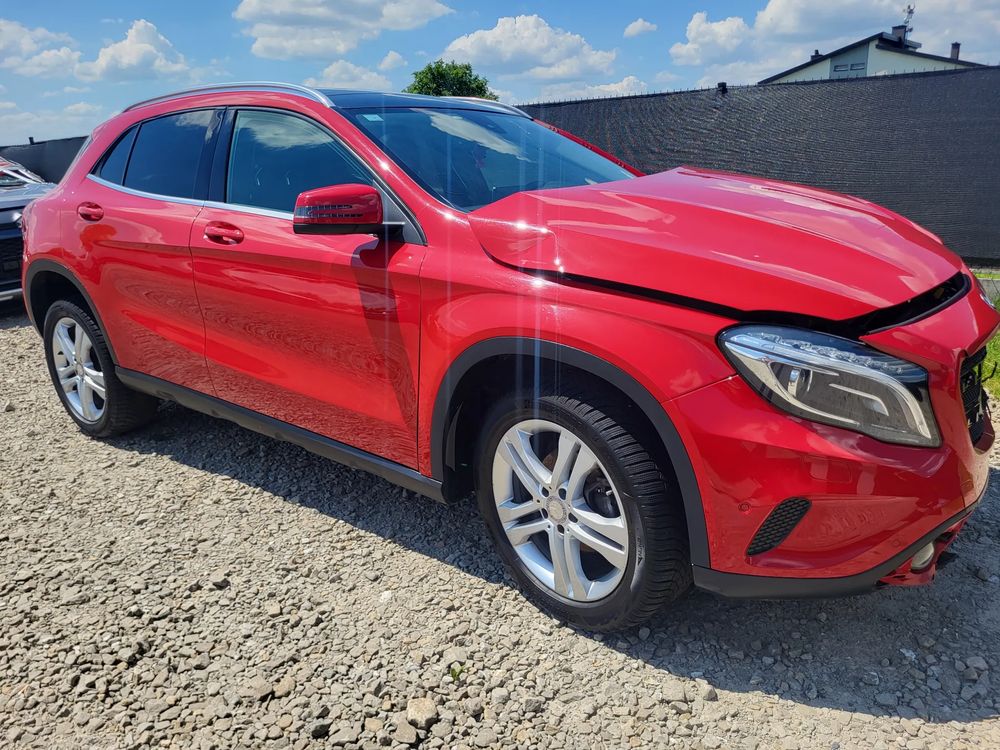 Mercedes-Benz GLA 200 d Activity Edition 2016