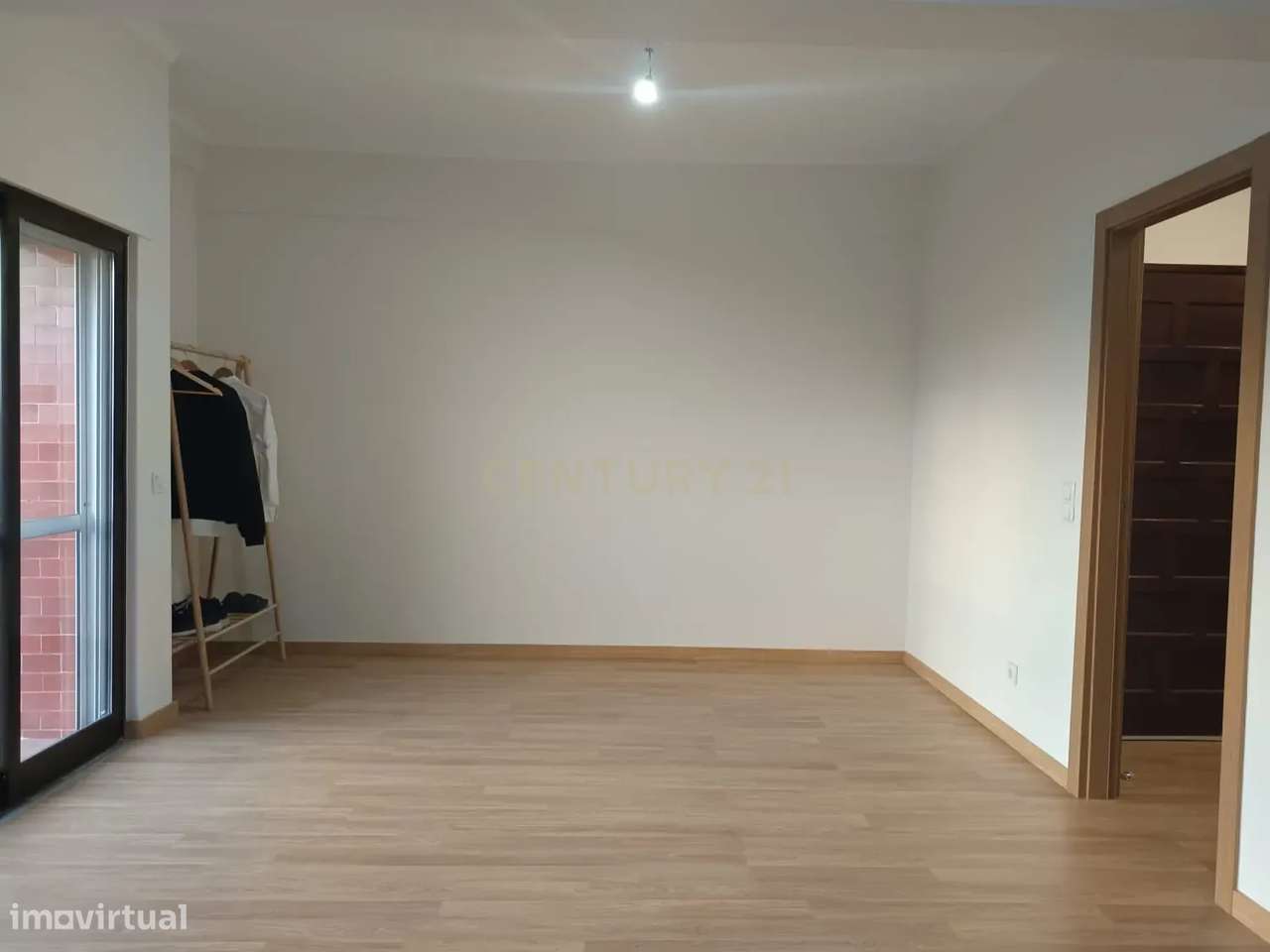 T3 convertido em T2 Semi Remodelado Centro de Corroios - Grande imagem: 4/14