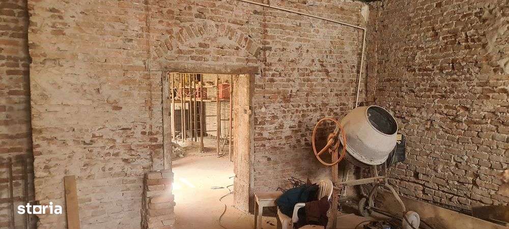 Corp de casa in Codlea centru! - Imagine principală: 2/3