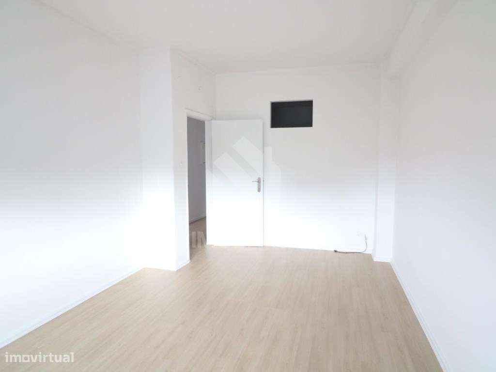 Venda Apartamento T2+1 com Sótão (transformado em T2) - São Vítor, ...-5