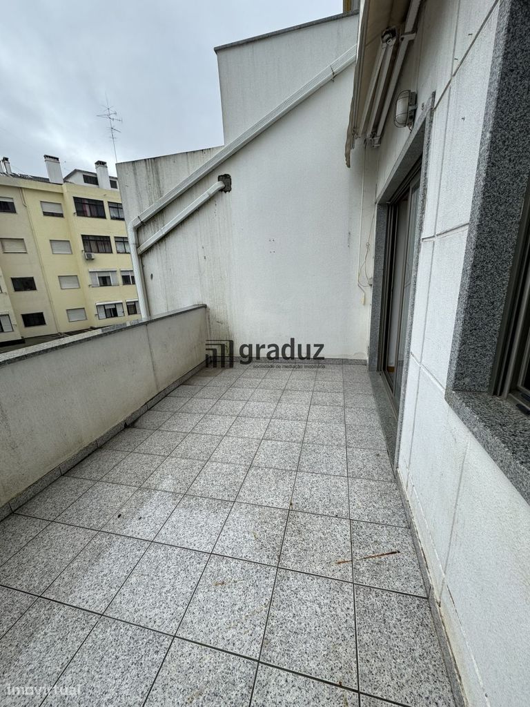 Oportunidade Excepcional: Apartamento T2 Premium no Coração de Caste