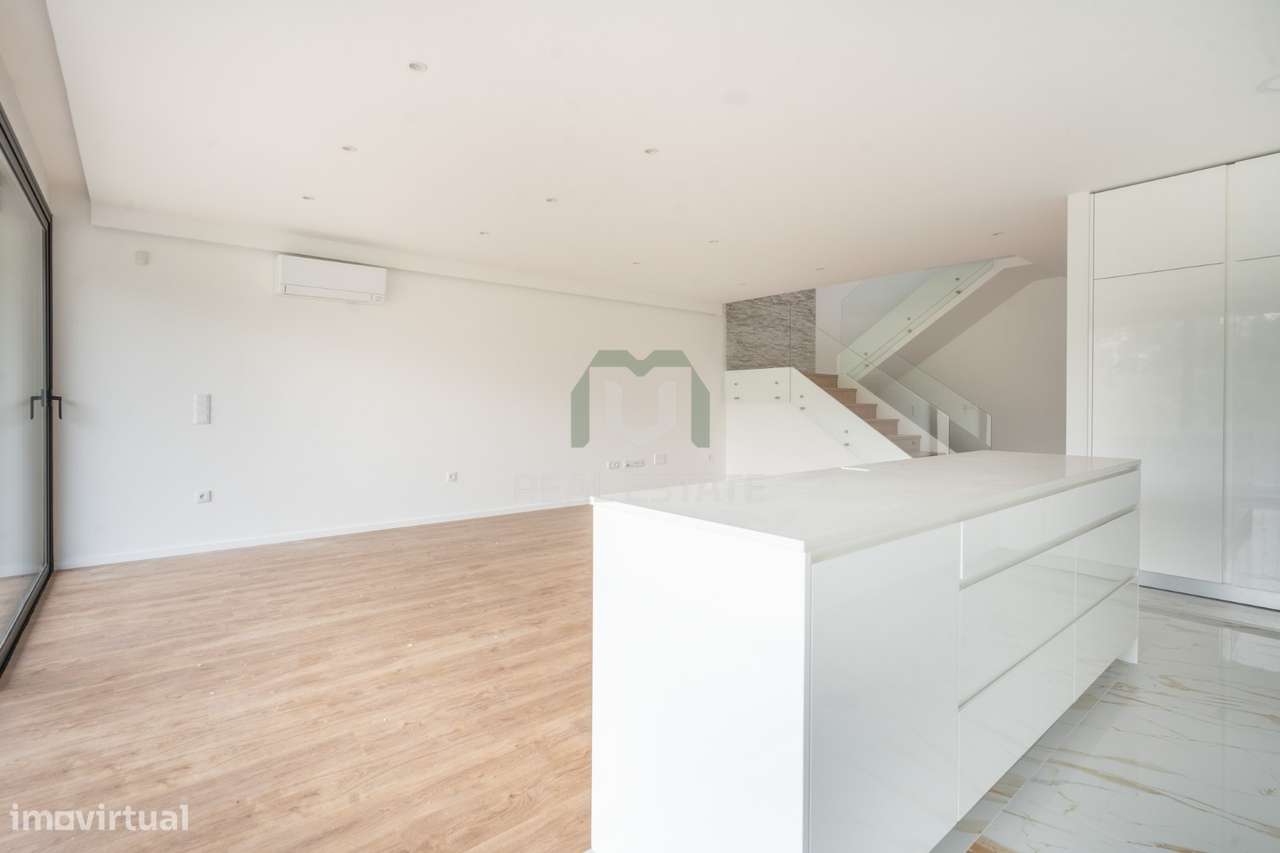 Moradia T3 NOVA (3 suítes) Geminada em S.Pedro da Cova - Grande imagem: 4/60