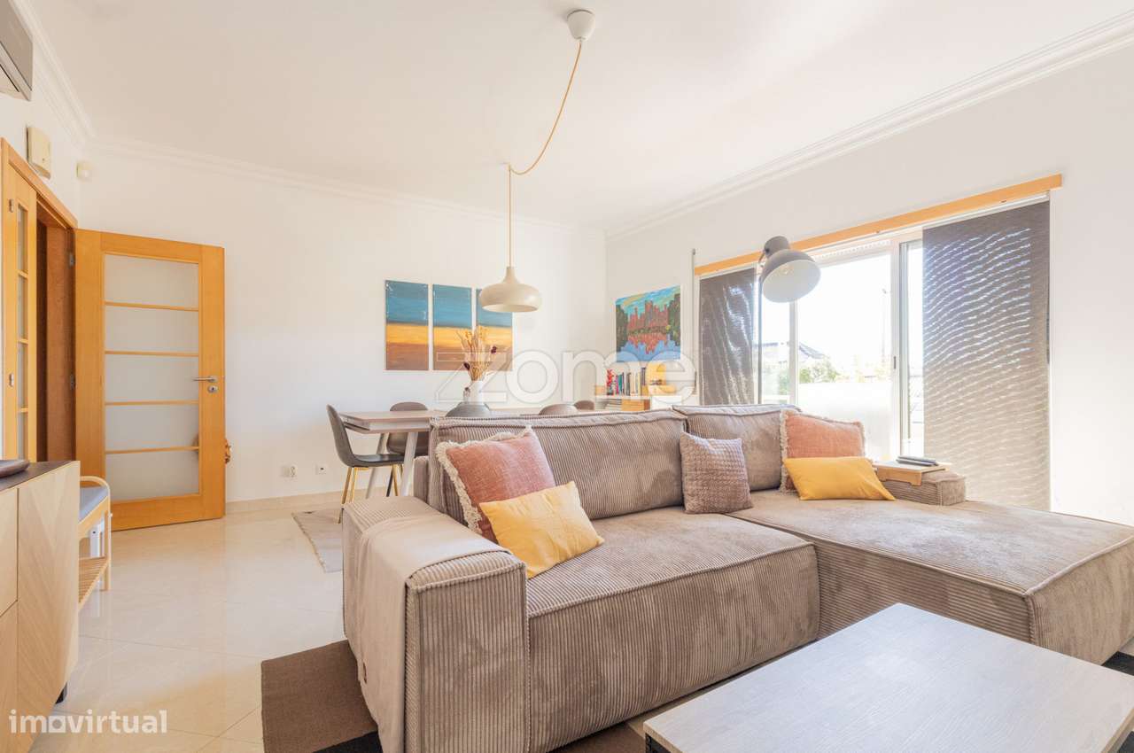 Apartamento T2 com logradouro privativo, box e lugar de estacionamento - Grande imagem: 4/27