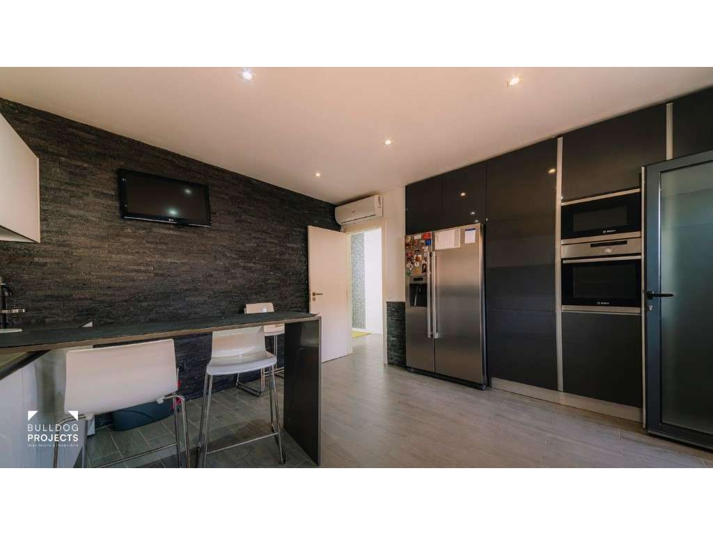 Moradia Isolada T4 Triplex Venda Coimbra-29