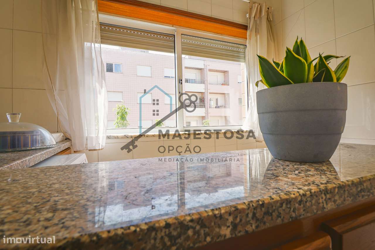 Apartamento T3 no Último Andar com Garagem — Gualtar (Braga)-10