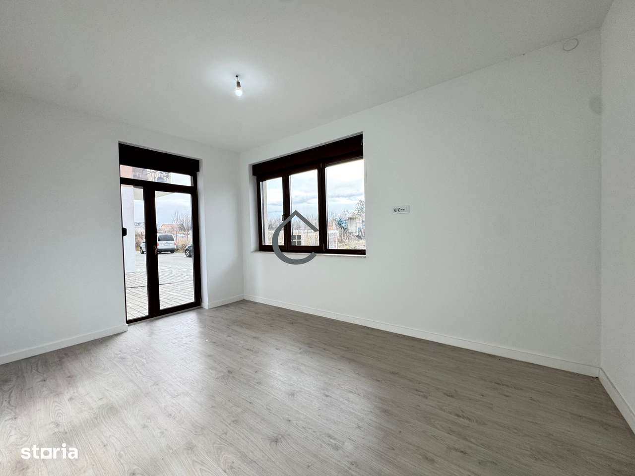 De vânzare apartament nou 2 camere , parter zona Bartolomeu - Imagine principală: 4/10