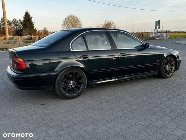 BMW Seria 5 525d - 5