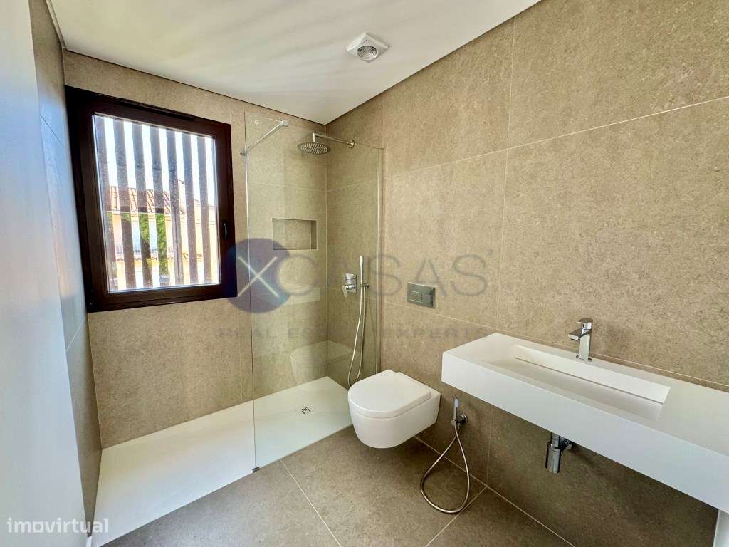 Moradia T3, nova a estrear, situada em Murches.-28