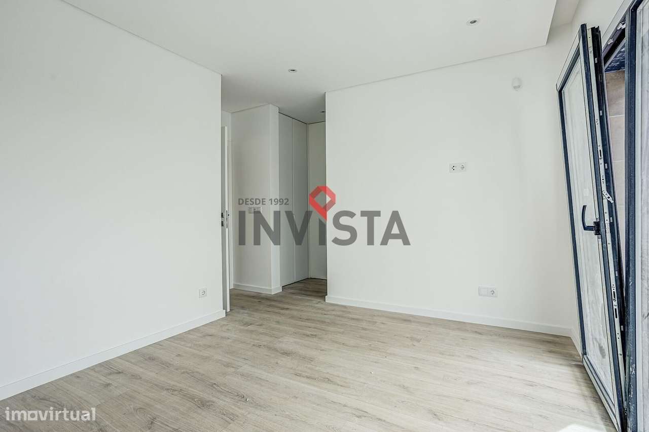 Moradia nova com 3 suites e com arquitectura moderna-27