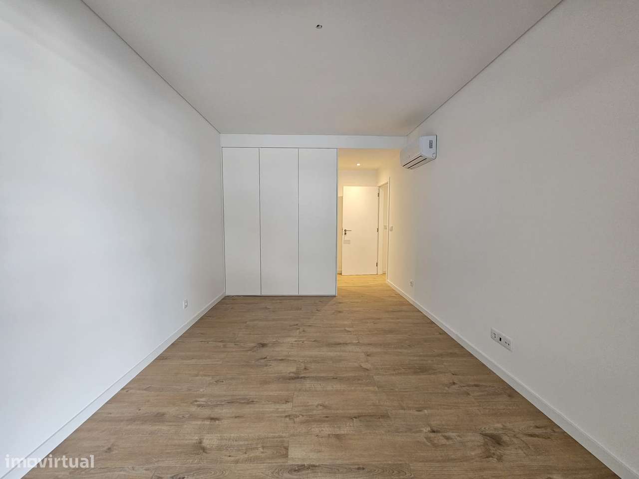 Magnifico T2 na Urbanização SkyCity-14